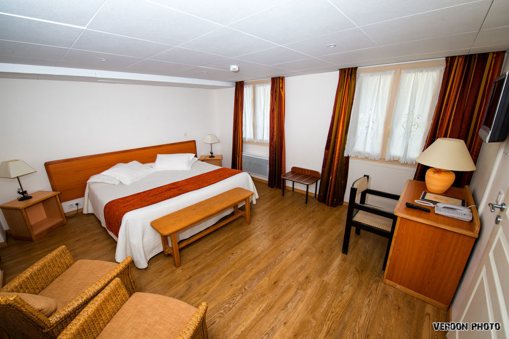 Nouvel Hotel Du Commerce Castellane Exterior photo