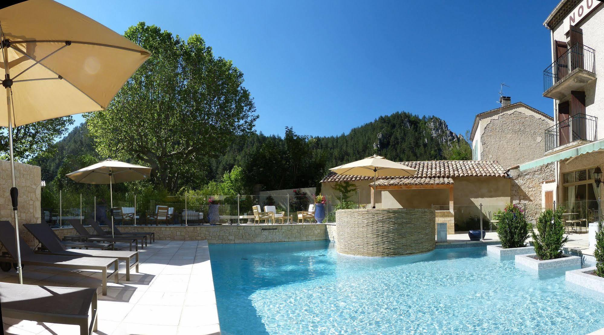 Nouvel Hotel Du Commerce Castellane Exterior photo